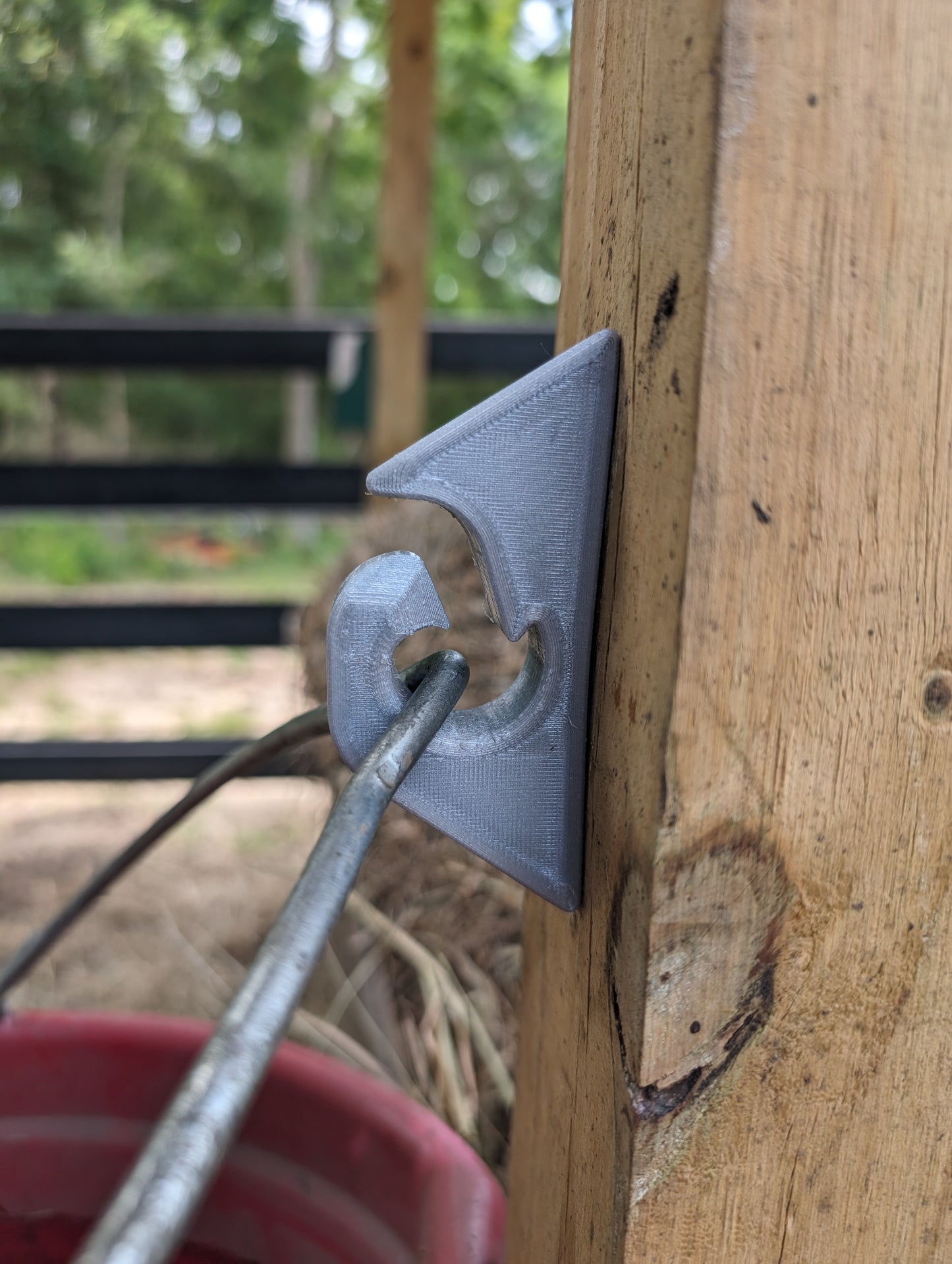 Captive Bucket Hanger 5 Pack | Prevent Thrown Feed and Water Buckets